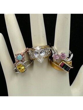 Lot of 5 costume jewelry rings
